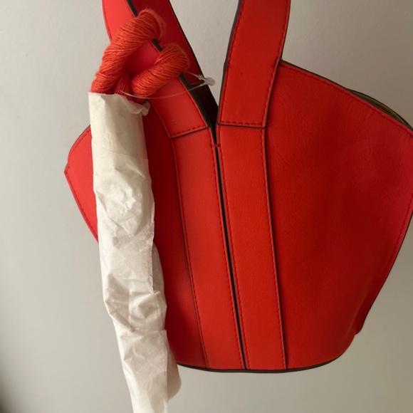 Vince Camuto handbag - Picture 2 of 3